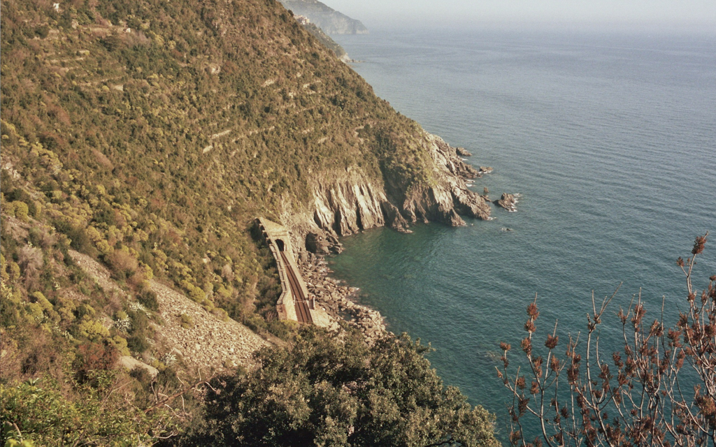 ../../../../../_images/russell-dyerhouse-cinque-terre-liguria-20110414-141.jpg