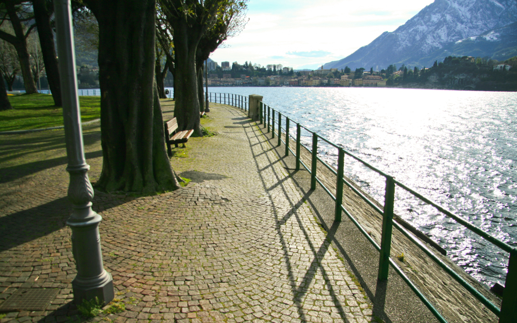 ../../../../../_images/russell-dyerhouse-lecco-lombardia-20080323-101.jpg