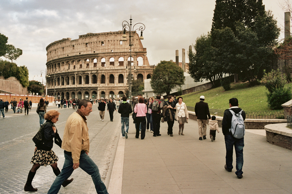 ../../../../../_images/russell-dyerhouse-roma-colosseo-021.jpg