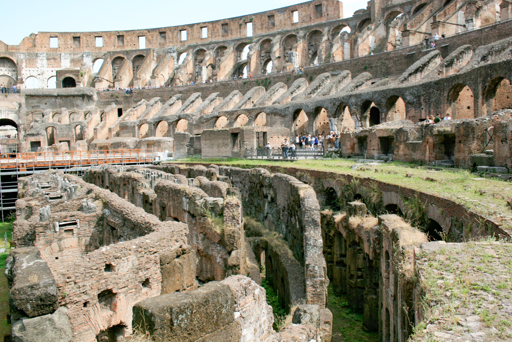 ../../../../../_images/russell-dyerhouse-roma-colosseo-031.jpg