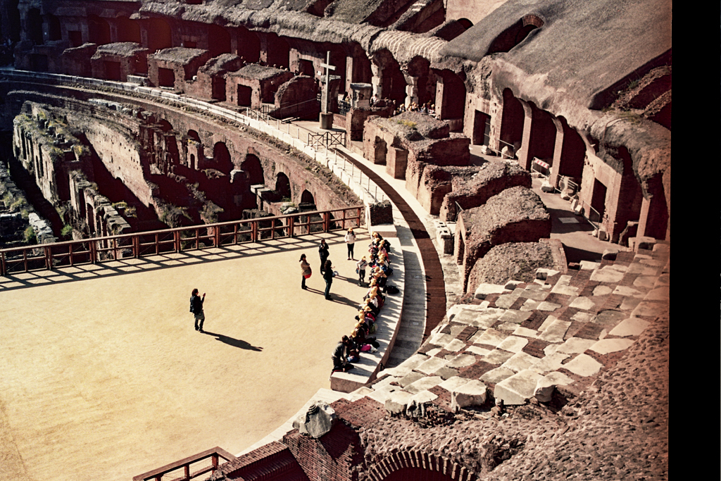 ../../../../../_images/russell-dyerhouse-roma-colosseo-071.jpg