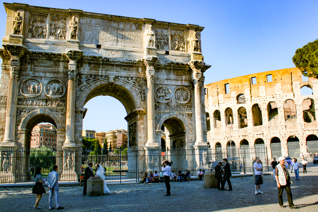 ../../../../../_images/russell-dyerhouse-roma-colosseo-101.jpg