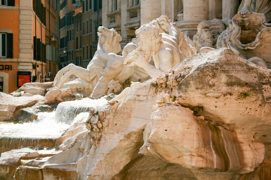 ../../../../../_images/russell-dyerhouse-roma-trevi-041.jpg