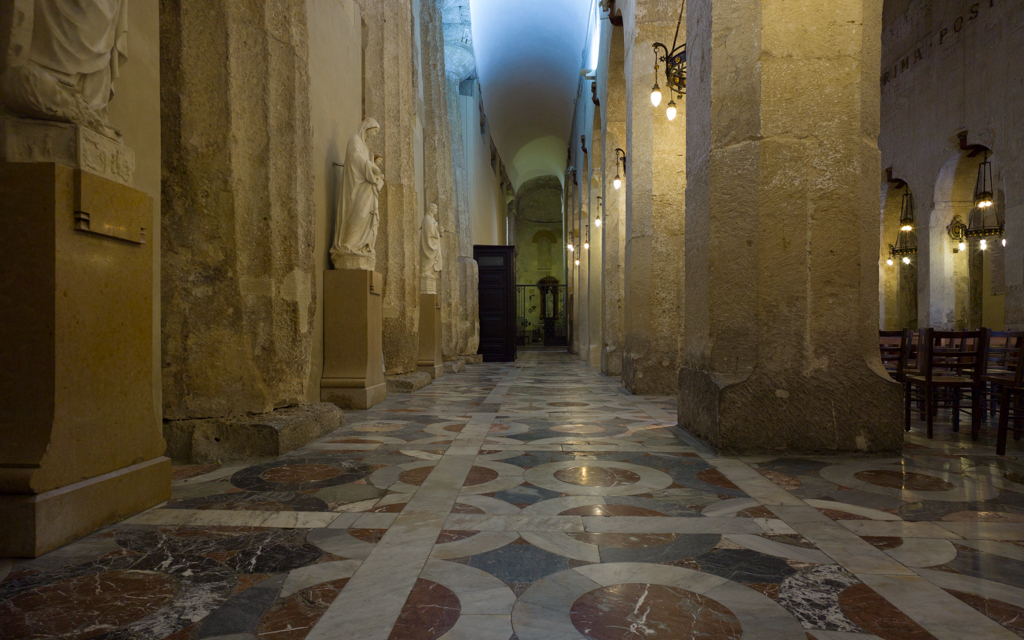 ../../../../../_images/russell-dyerhouse-siracusa-sicilia-20141003-031.jpg