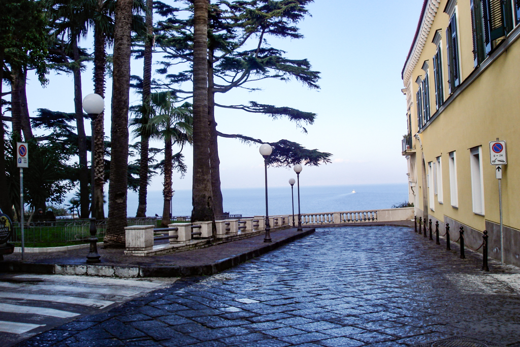 ../../../../../_images/russell-dyerhouse-sorrento-italy-021.jpg