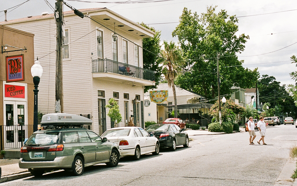 ../../../../../_images/russell-dyerhouse-uptown-new-orleans-louisiana-20100811-041.jpg