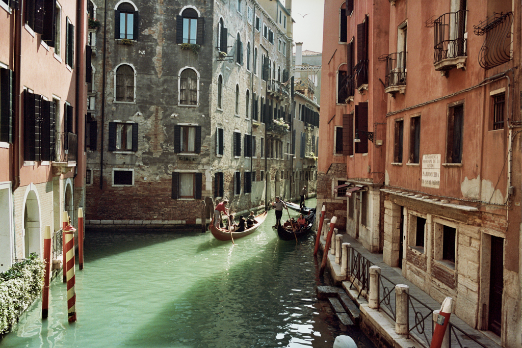 ../../../../../_images/russell-dyerhouse-venice-italy-171.jpg